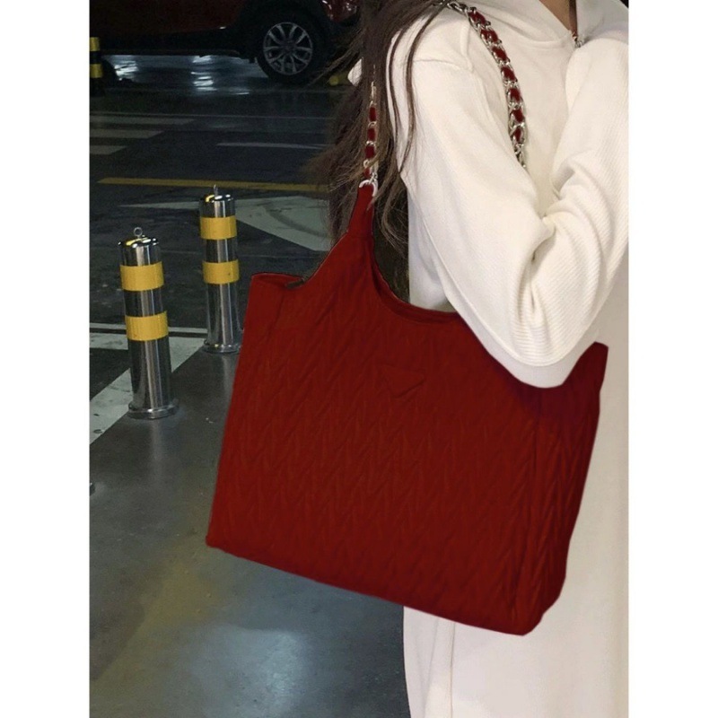 Wedding bag niche design red bride wedding new style willow leaf shoulder tote wholesale one-piece generation delivery