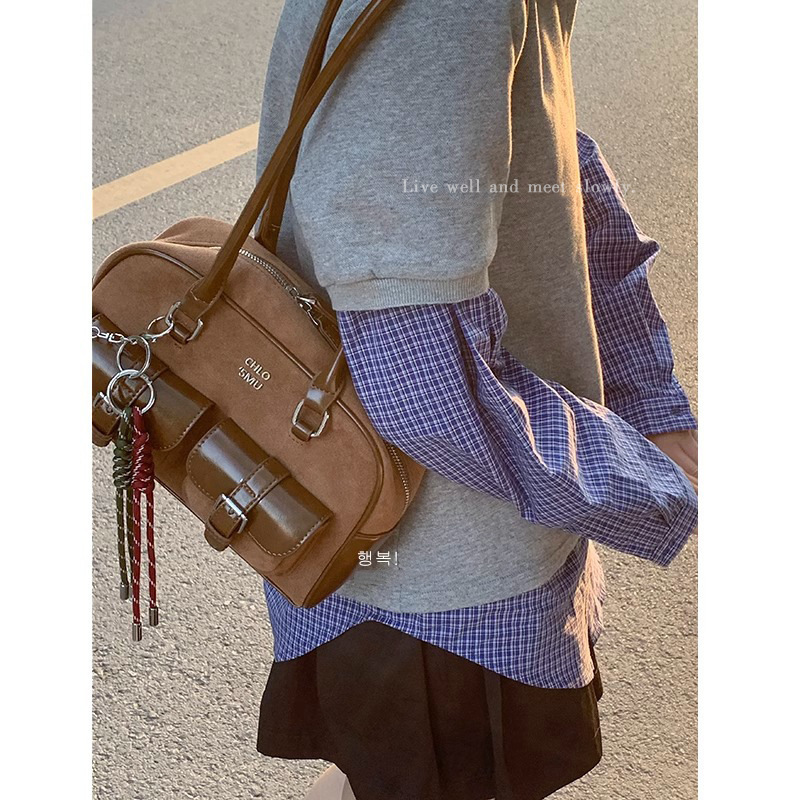 Retro niche armpit bag for women autumn 2024 new simple portable bowling bag large capacity commuter bag