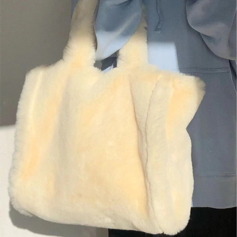 Environmentally friendly furry handheld tote bag for women 2024 autumn and winter new fashion trend large capacity shoulder bag plush