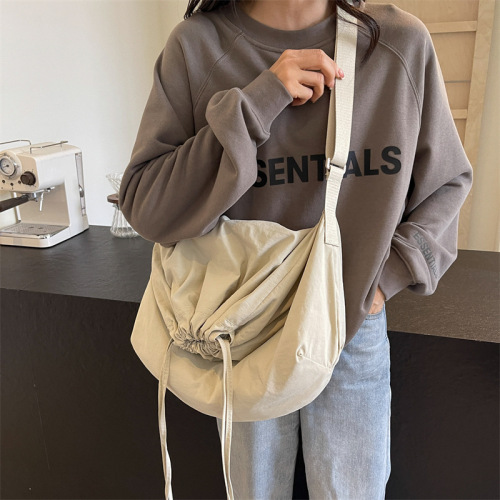 Cross-border simple tote bag for women, fashionable drawstring shoulder bag, Korean style trendy crossbody bag, solid color, versatile commuter bag
