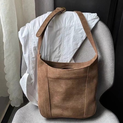 Niche high-end imitation suede tote bag 2024 winter new commuter bag versatile adjustable shoulder crossbody bag