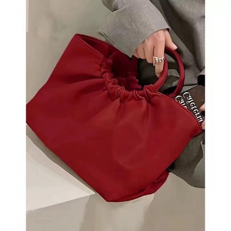 Niche design large capacity cloud pleated handbag women's new solid color soft leather tote bag wedding bag trendy