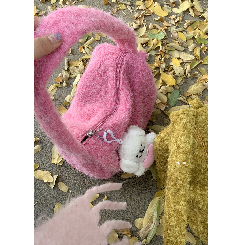 Winter woolen handbag women's armpit bag 2024 new fashion Korean style pillow bag college style shoulder bag