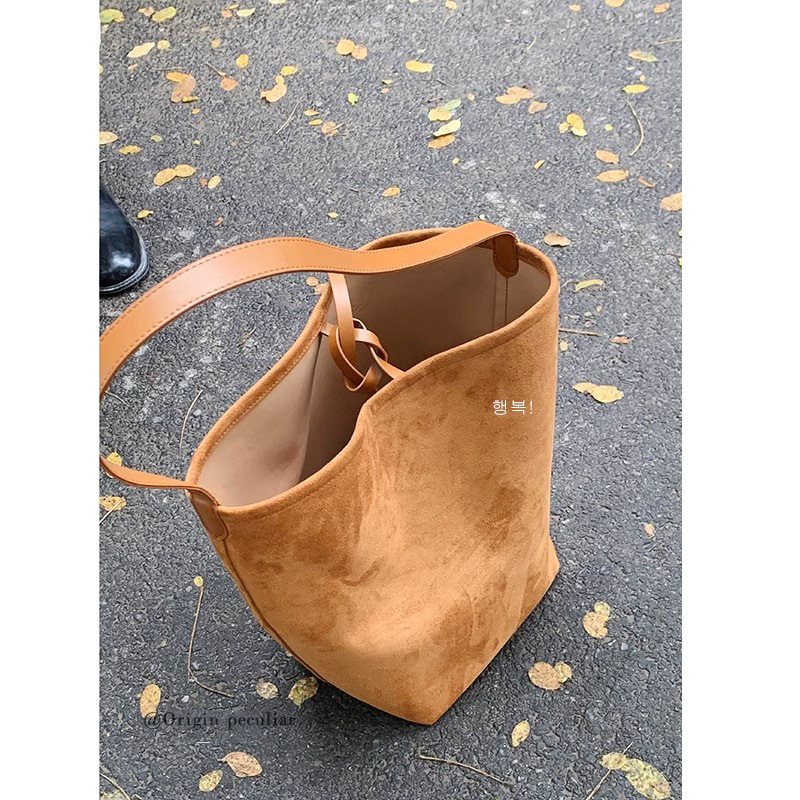 Korean style buckskin bucket bag for women autumn and winter 2024 new retro armpit bag large capacity shoulder commuter bag