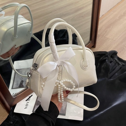 ins bag 2024 new fashion cute small bag small fresh Japanese and Korean shoulder bag texture handbag western style