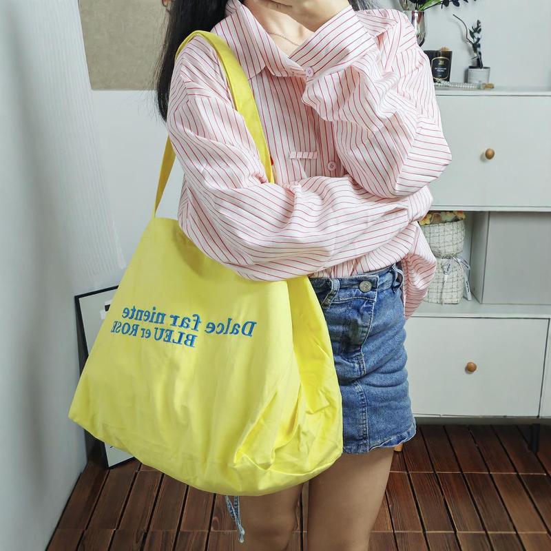 Large capacity letter canvas bag for women 2024 new niche shoulder bag student commuter bag casual all-match tote bag