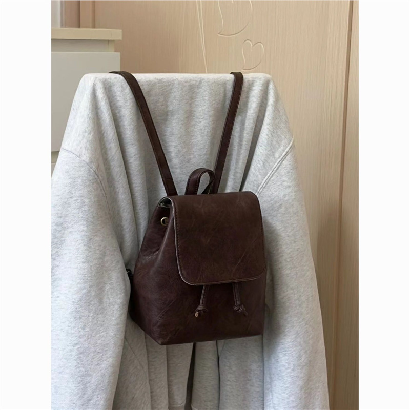 Xiaohongshu's same style small retro brown backpack for women 2024 spring and summer new style simple literary and versatile shoulder bag