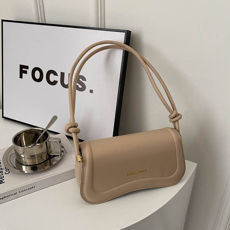 Retro texture light luxury 2024 spring new fashion French solid color commuter portable armpit single shoulder small square bag