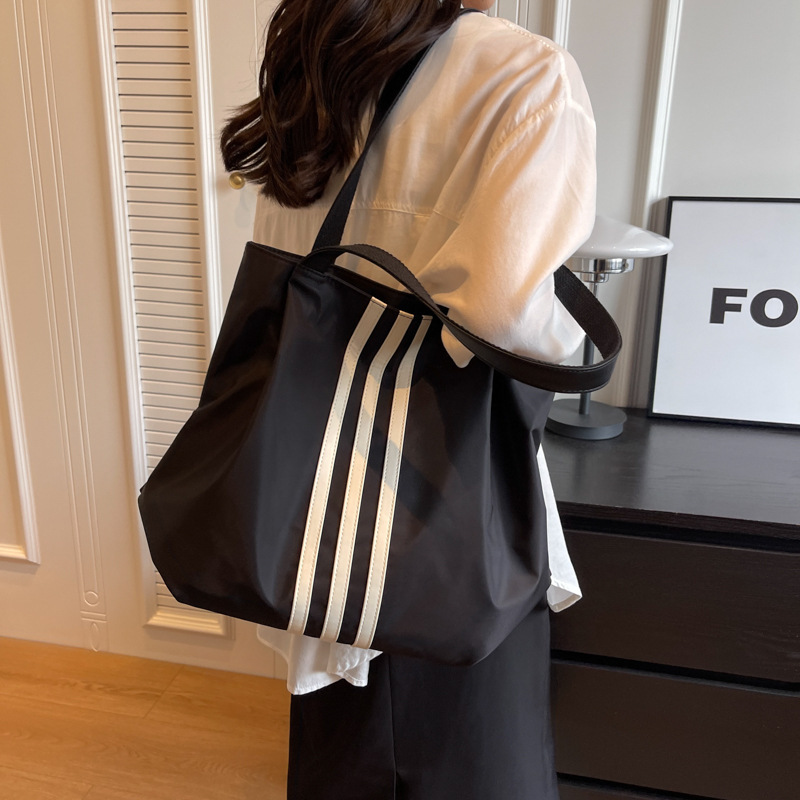 Large capacity high-end simple Oxford cloth tote bag women's new 2024 fashion casual texture portable shoulder bag