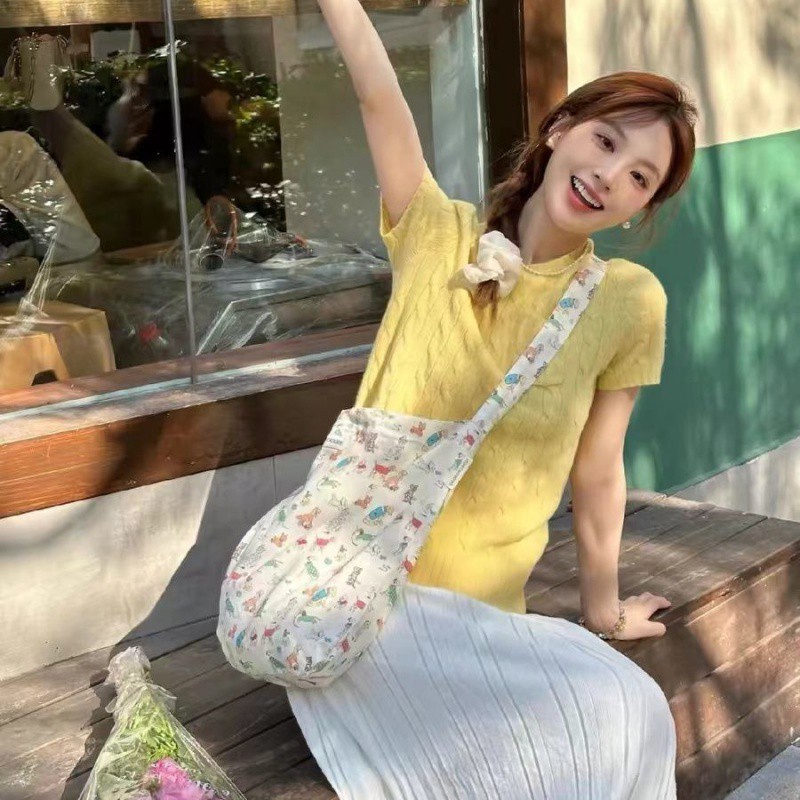 Korean niche versatile canvas bag 2024 new casual simple tote bag large capacity commuter shoulder crossbody bag