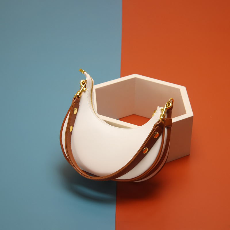 Underarm bag half-moon bag women's niche design light luxury bag 2024 summer new style high-end cross-body crescent bag