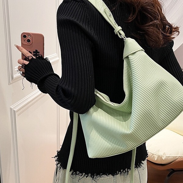 Wholesale portable large-capacity bags for women 2024 new fashion shoulder bag casual versatile plaid underarm tote bag
