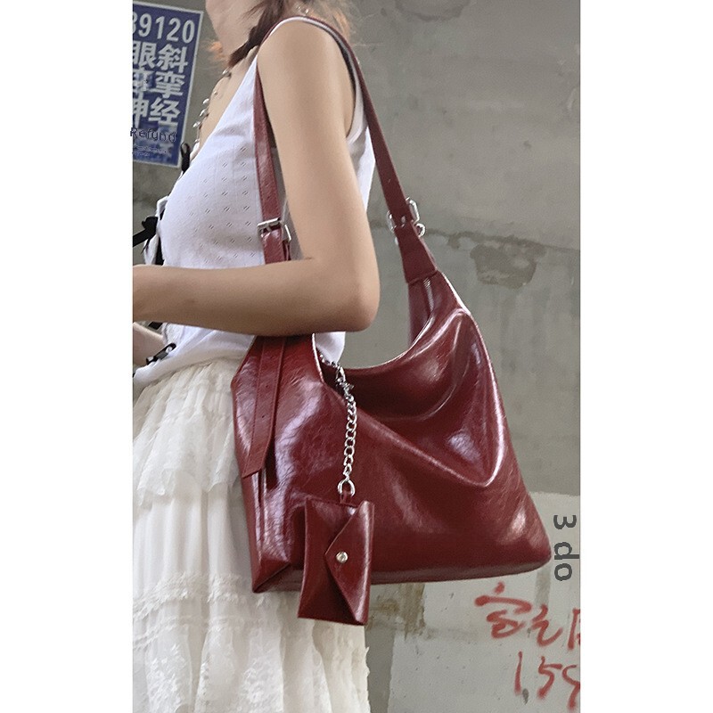 Large capacity red commuter bag for women 2024 new niche tote bag casual simple versatile single shoulder underarm bag