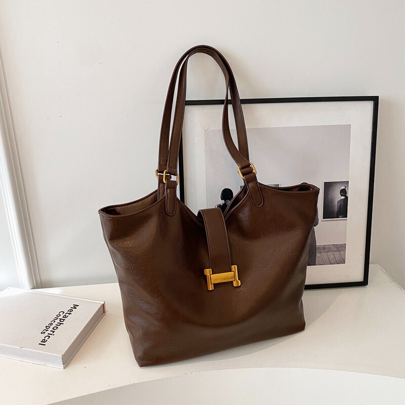 Fashionable Commuting Large Capacity Bag 2024 New Women's Bag High-end Fashionable Versatile Shoulder Bag Popular Tote Bag