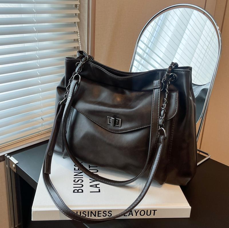 Large-capacity simple fashion bag for women 2024 new shoulder bag high-quality texture popular class commuter tote bag
