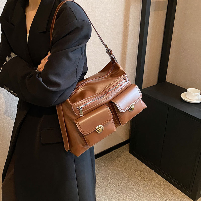 Retro Textured Underarm Bag Women's Commuting Bag 2024 New Simple Motorcycle Shoulder Bag Fashion Crossbody Bag