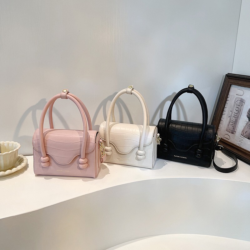 Underarm bag for women 2024 new high-end women's chain shoulder crossbody bag spring and summer Internet celebrity popular small square bag