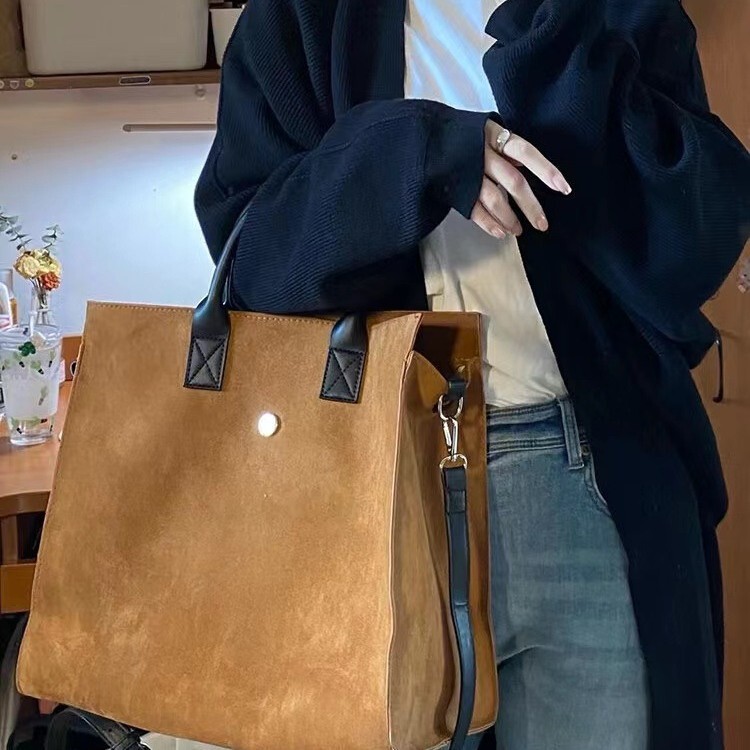 2024 Autumn and Winter Suede Large Capacity Tote Bag Korean New Matte Handbag Class Commuting Casual Crossbody Bag