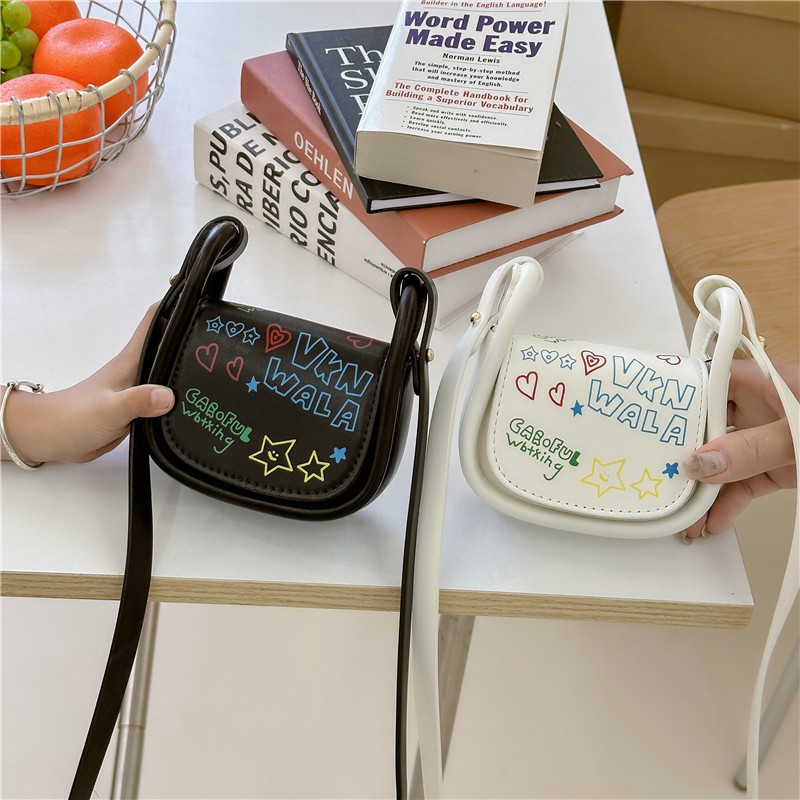 Children's bag, girl's parent-child lipstick bag, new silver printed graffiti mini saddle bag, fashionable and cute crossbody bag