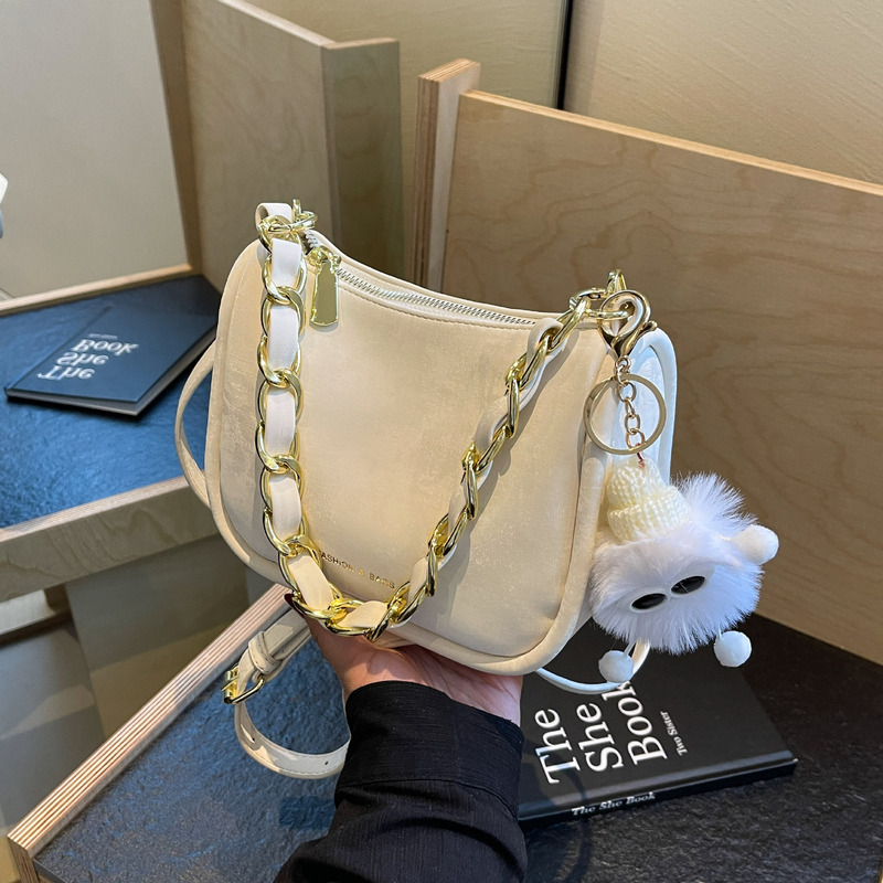 New Spring Popular Versatile Bag Women's Fashion Chain Small Square Bag 2024 Trendy Textured Single Shoulder Messenger Bag