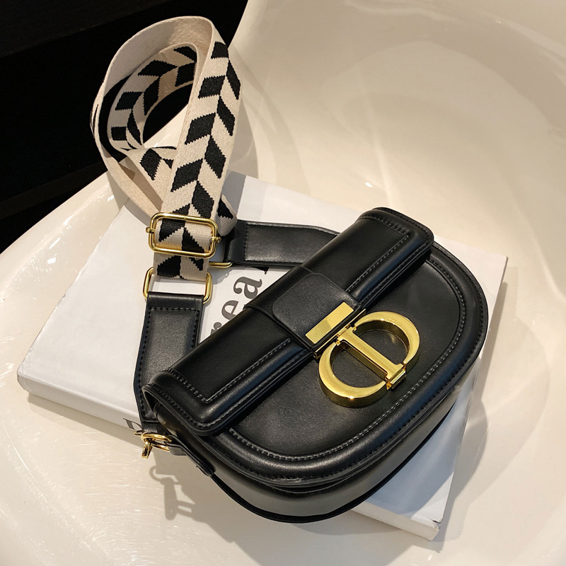 Niche design bag new spring and summer fashion high-end shoulder bag popular saddle bag women's crossbody bag