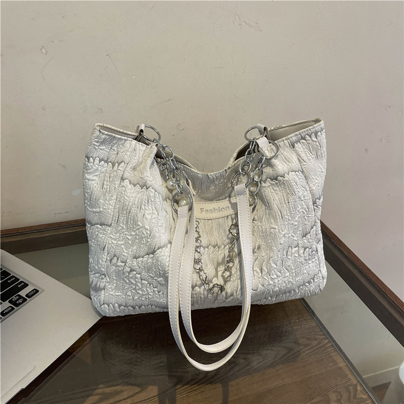 Niche popular pleated bag 2024 new fashion simple pearl chain versatile large capacity shoulder tote bag