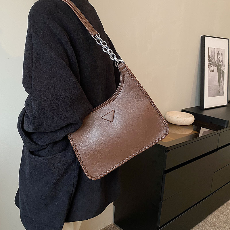 Women's new winter fashion versatile commuter small square bag high-end niche retro casual shoulder bag