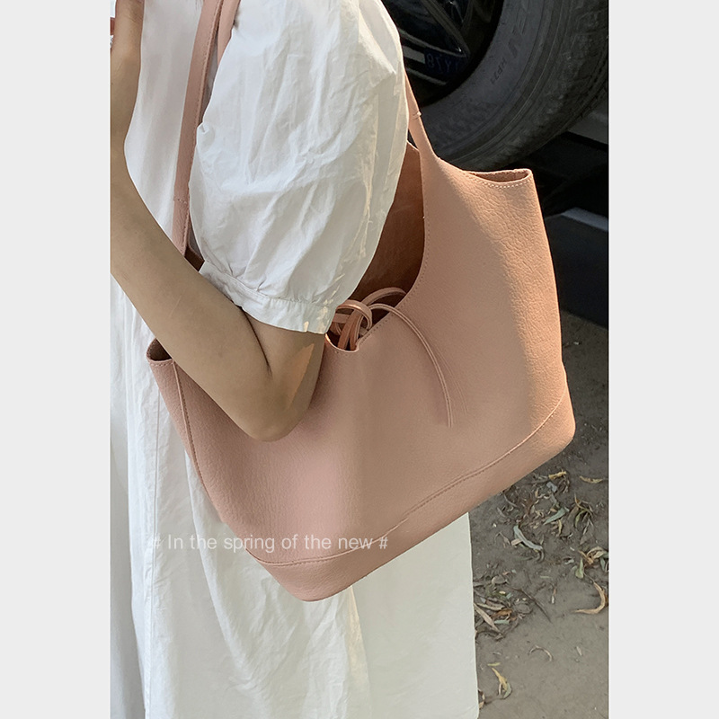 Korean style casual large-capacity casual armpit bag for women 2024 new simple tote bag fashionable commuter shoulder bag