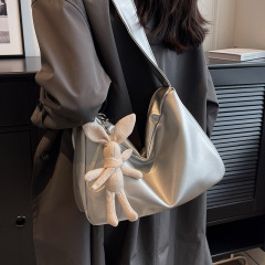 Large-capacity bag for women in summer, versatile new style, simple broadband single shoulder crossbody bag, textured commuter tote bag