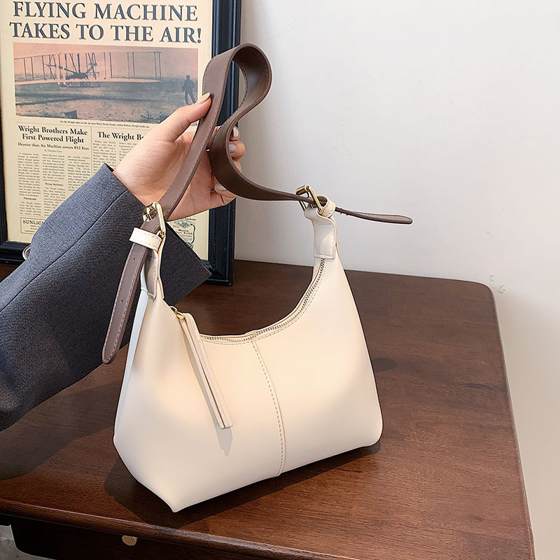 Niche design bag women's new trendy summer retro all-match portable shoulder bag fashionable texture armpit bag