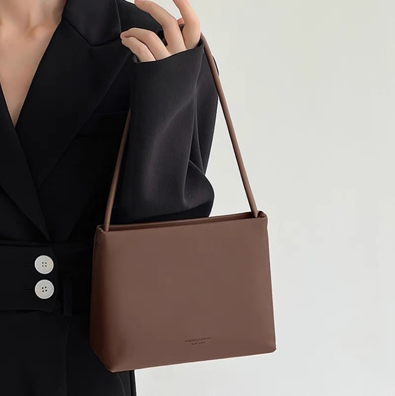 Baguette armpit bag, high-end niche design, shoulder crossbody bag, versatile simple square handbag, fashionable women's bag