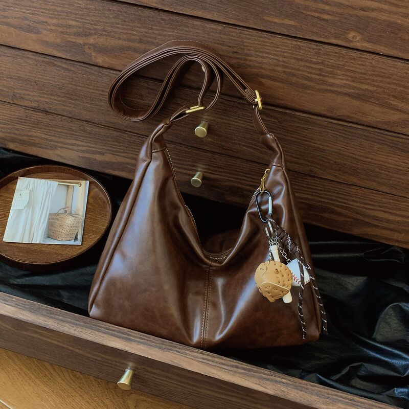Large-capacity bag for women 2024 new high-end Maillard commuter shoulder bag autumn and winter popular crossbody tote bag