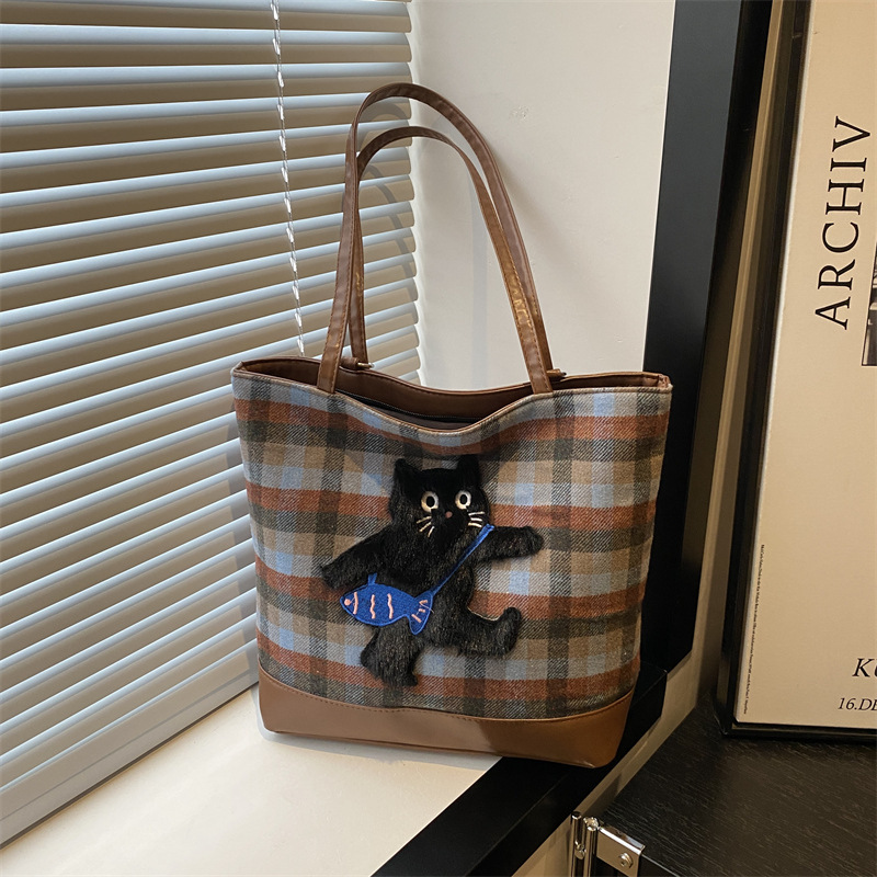 Commuter Bag 2024 New Style Trendy Casual Korean Style Large Capacity Underarm Bag Women's Fashion Niche Tote Bag