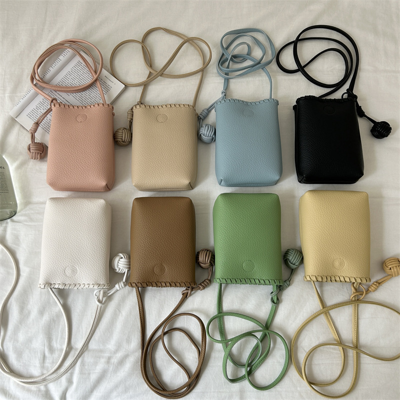 Fashion cross-border compact mobile phone bag for women 2024 new retro travel shoulder bag cute versatile crossbody bag batch