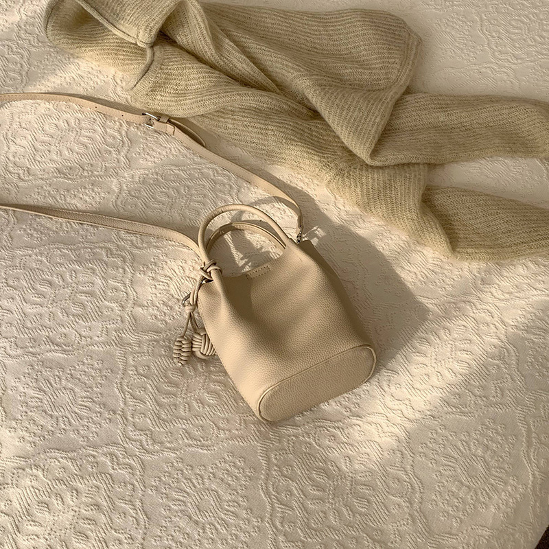 Michael bucket bag 2024 spring new Korean version simple daily versatile portable shoulder crossbody mini bag
