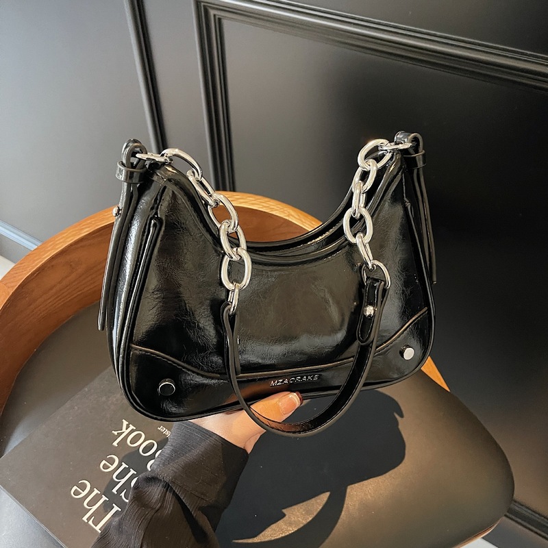 Women's bag cross-border new winter armpit bag French solid patent leather glossy high-end chain bag shoulder crossbody bag