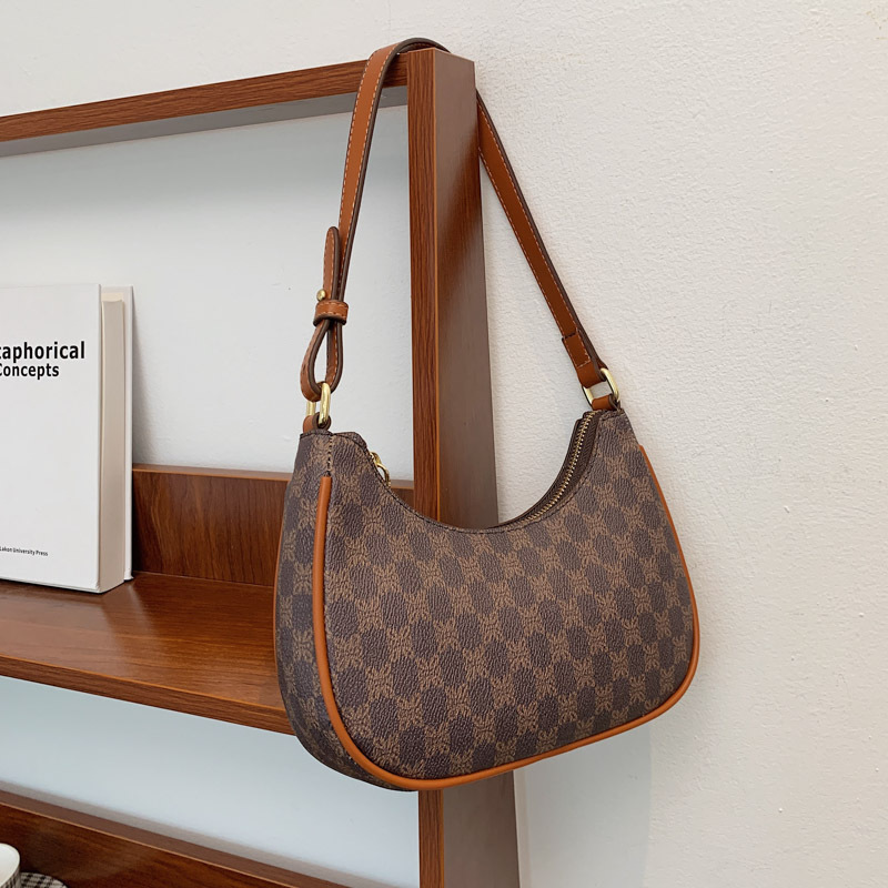 High-end fashion printed small bag women's bag new style shoulder bag summer texture underarm half-moon bag
