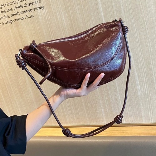 Niche fashionable high-end soft leather triangle bag for women 2024 new casual versatile dumpling bag single shoulder crossbody bag
