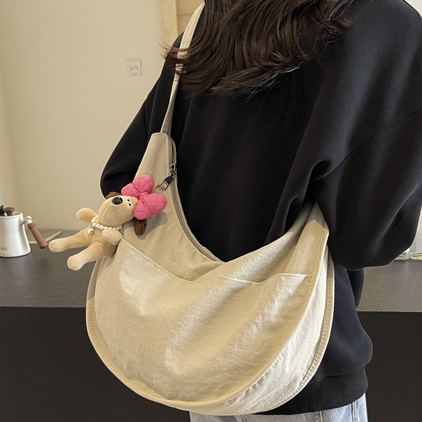Casual large-capacity nylon cloth bag for women 2024 new student commuter shoulder bag simple and versatile cross-body dumpling bag