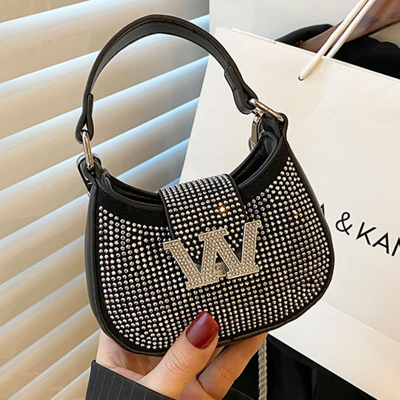 High-end, fashionable and versatile women's bag, new hand-carrying style, chain shoulder, casual retro crossbody bag