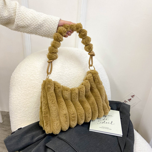Plush autumn and winter handbag large capacity new fashion high-end furry armpit women's bag texture tote bag
