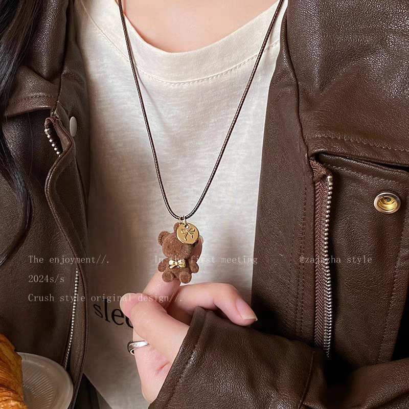 Cute brown plush bear necklace for girls autumn and winter 2024 new versatile sweatshirt chain children's fun student party accessories