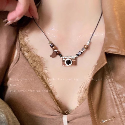 Retro Brown Camera Beaded Necklace Women's Autumn and Winter Niche Design Sweatshirt Chain Accessories Sweet and Cool Hot Girl Sweater Chain