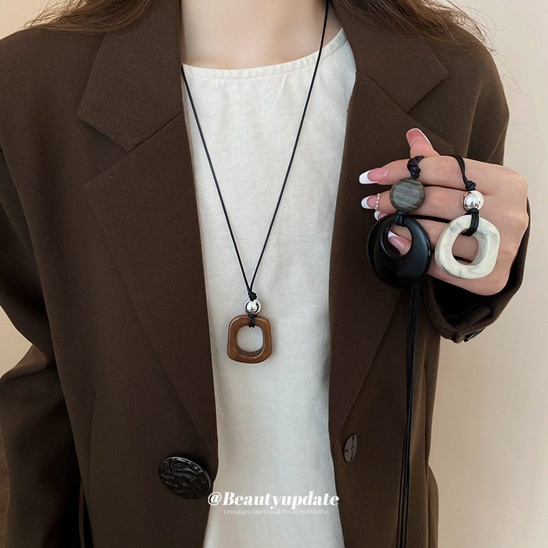 Artificial agate ring pendant necklace women's personalized design clavicle chain simple retro daily commuting jewelry