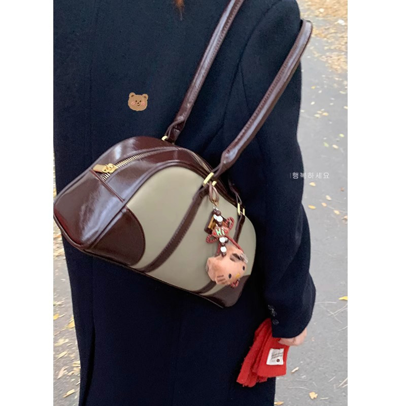 Retro portable bowling bag for women 2024 new fashion suede stitching armpit bag large capacity commuter bag