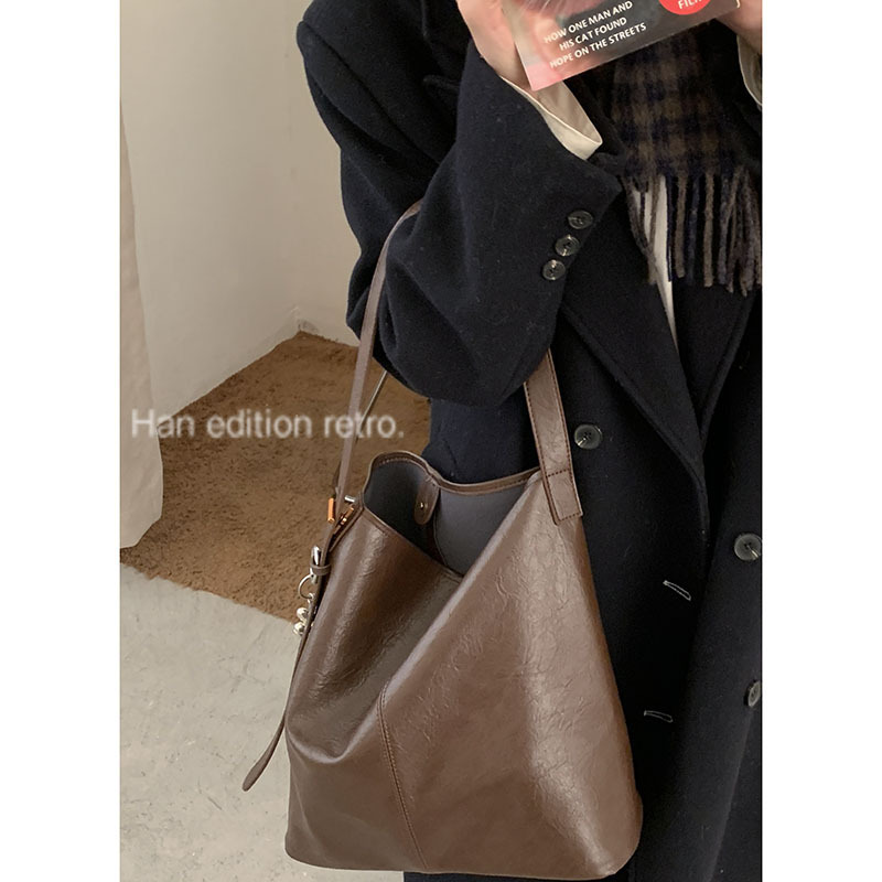 Retro soft side armpit bag for women 2024 new Korean style simple bucket bag casual large capacity single shoulder crossbody bag