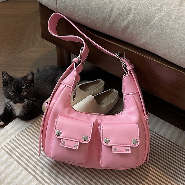 Hot girl motorcycle style casual fashion armpit bag for women 2024 new niche versatile shoulder bag popular crossbody bag