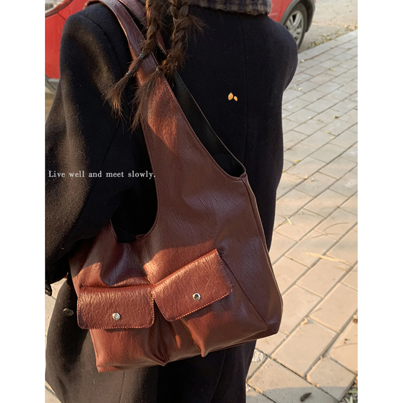 Cross-border winter retro large-capacity women's armpit bag 2024 new simple commuter tote bag versatile shoulder bag