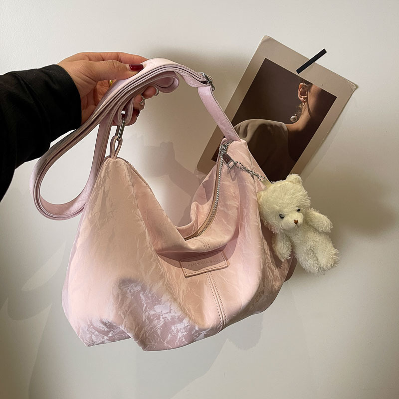 Wholesale student casual tote bag women's new trendy Korean version fashionable versatile commuting large capacity single shoulder crossbody bag