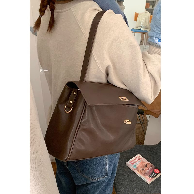 Cross-border retro large-capacity bag women's autumn and winter 2024 new commuter armpit bag simple one-shoulder portable briefcase